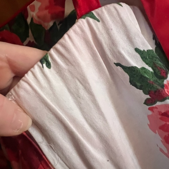 Vixen Red Roses Wiggle - Picture 4 of 7